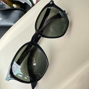 Womens Ray-Ban sunglasses
